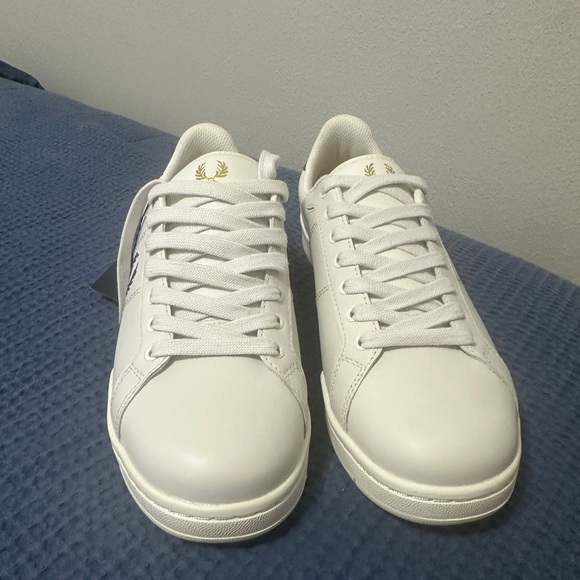 Fred Perry White and Blue Sneakers NWT - Picture 2 of 4